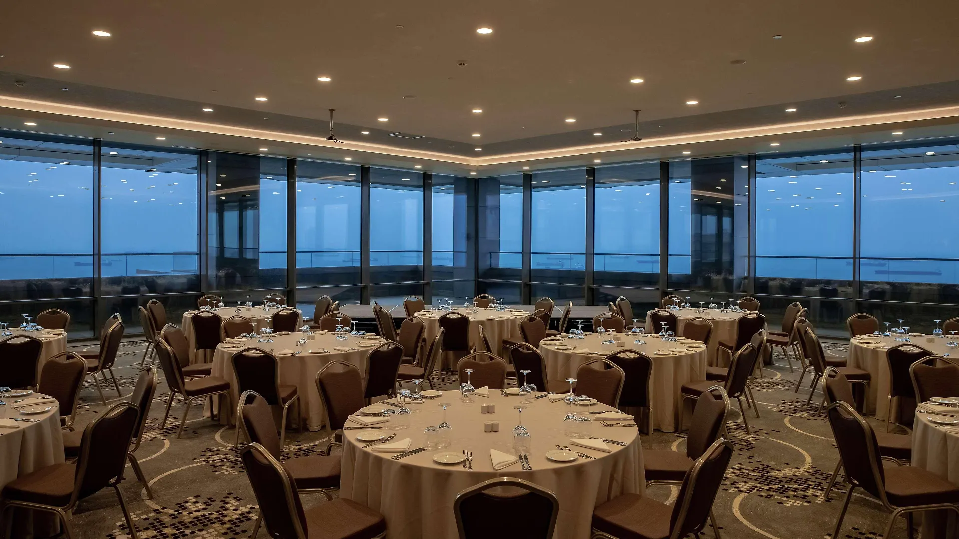 Hilton Istanbul Bakirkoy Hotel 5*,