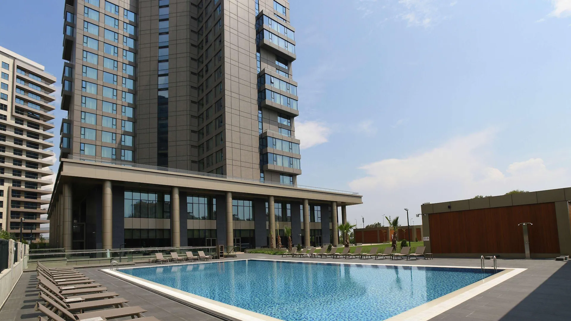 Hilton Istanbul Bakirkoy Hotel 5*,